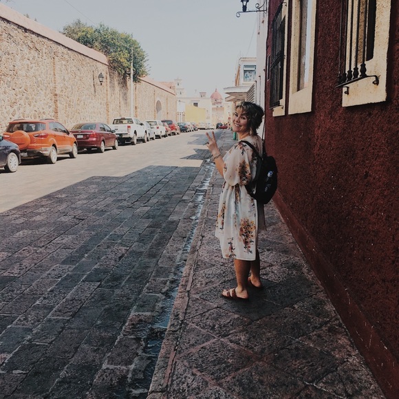 Meet your Posher! - Picture 1 of 8